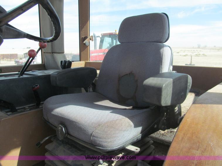 image for item I7216 Allis Chalmers 8070 MFWD tractor