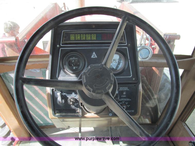 image for item I7216 Allis Chalmers 8070 MFWD tractor