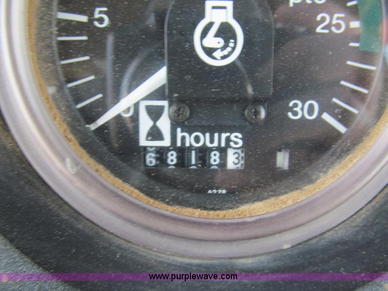 image for item I7216 Allis Chalmers 8070 MFWD tractor