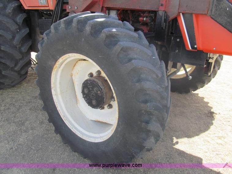 image for item I7216 Allis Chalmers 8070 MFWD tractor