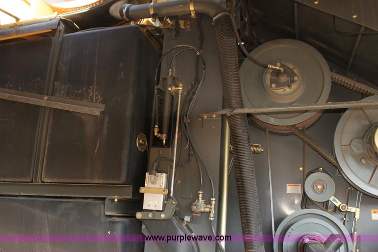 image for item I7485 2001 Lexion 470 combine