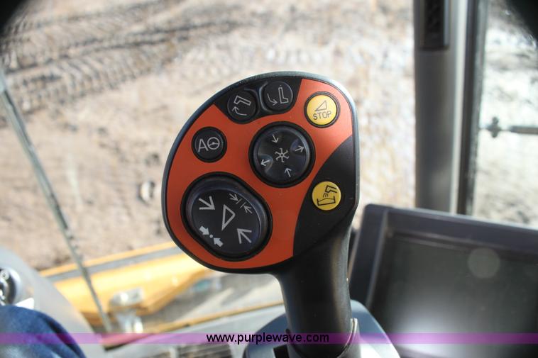 image for item I7486 2010 Lexion 580R Claas combine