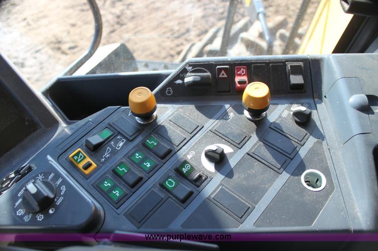 image for item I7486 2010 Lexion 580R Claas combine