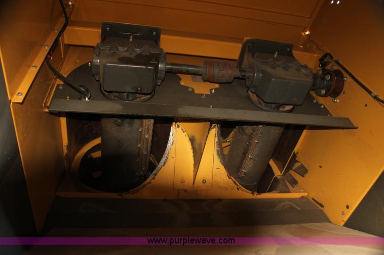 image for item I7486 2010 Lexion 580R Claas combine