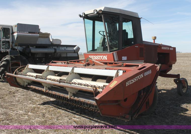 image for item I7495 1982 Hesston 6650 self-propelled swather