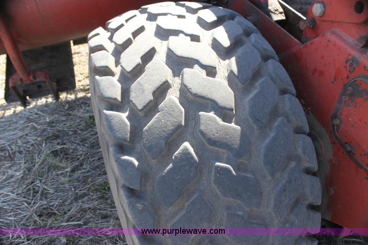 image for item I7495 1982 Hesston 6650 self-propelled swather