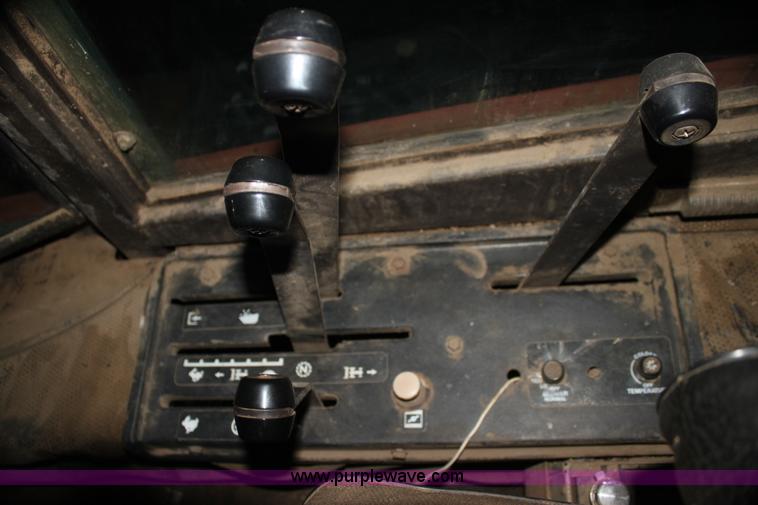 image for item I7495 1982 Hesston 6650 self-propelled swather