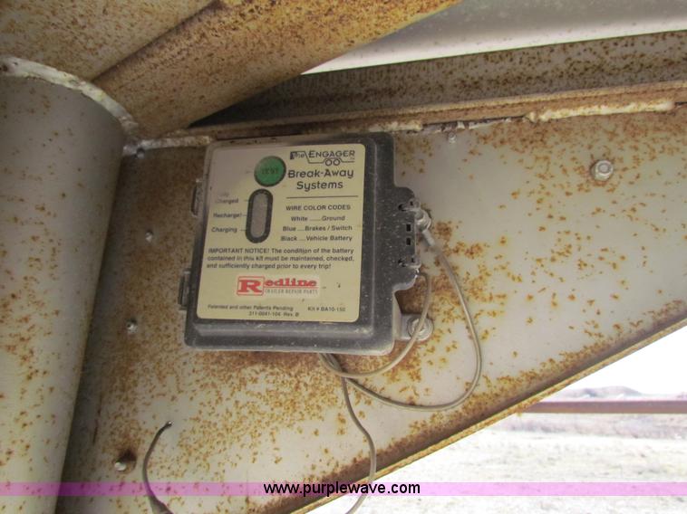 image for item I7499 2004 Southern Classic aluminum triple axle livestock trailer