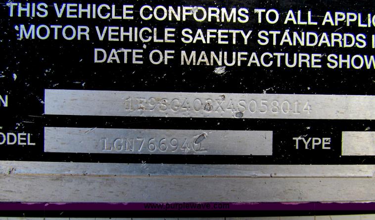 image for item I7499 2004 Southern Classic aluminum triple axle livestock trailer