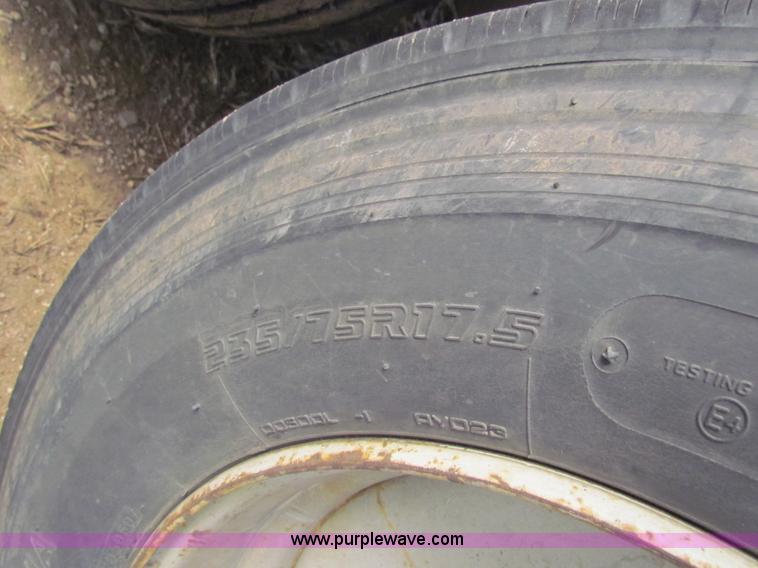 image for item I7499 2004 Southern Classic aluminum triple axle livestock trailer