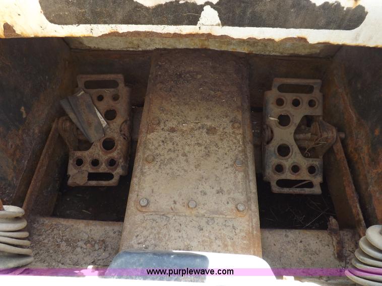 image for item I9067 2007 Bobcat S150 skid steer