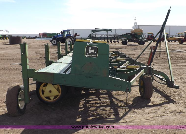 image for item I9068 John Deere 9300 planter