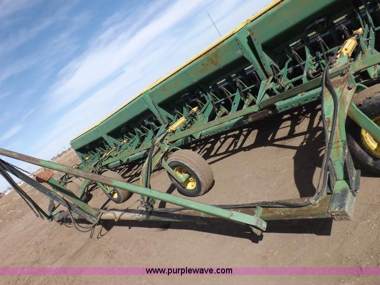 image for item I9068 John Deere 9300 planter