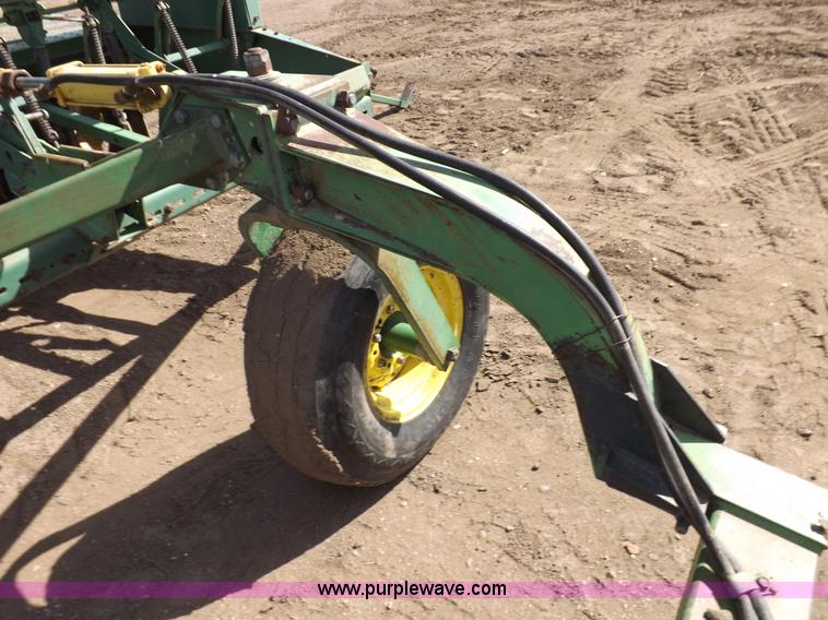 image for item I9068 John Deere 9300 planter