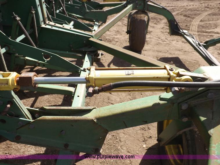 image for item I9068 John Deere 9300 planter