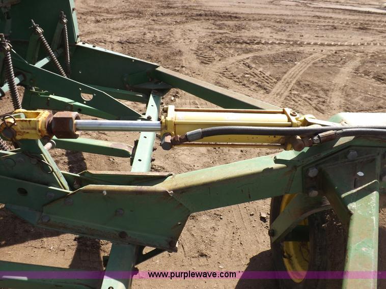 image for item I9068 John Deere 9300 planter
