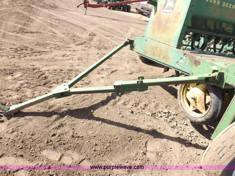 image for item I9068 John Deere 9300 planter