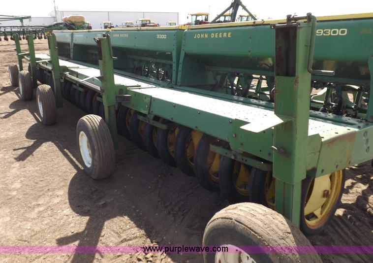 image for item I9068 John Deere 9300 planter