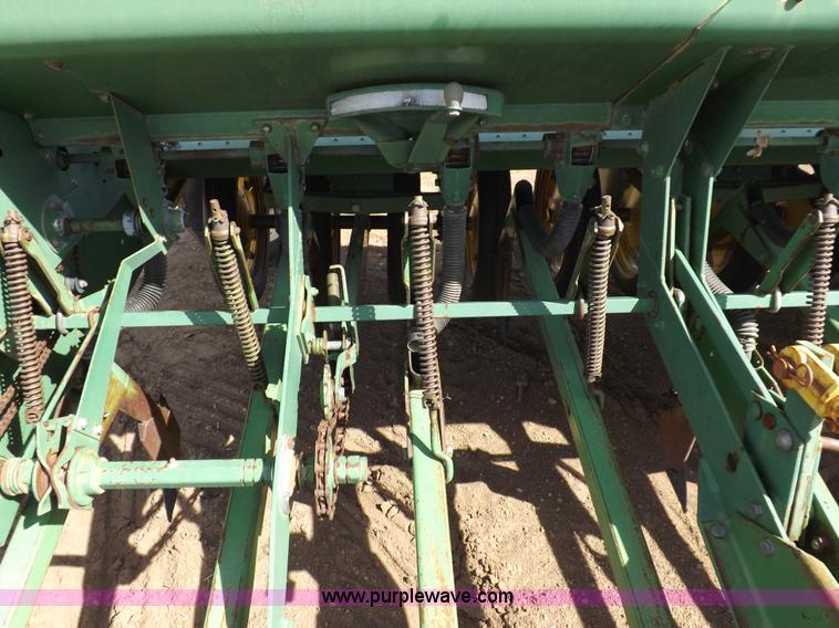 image for item I9068 John Deere 9300 planter