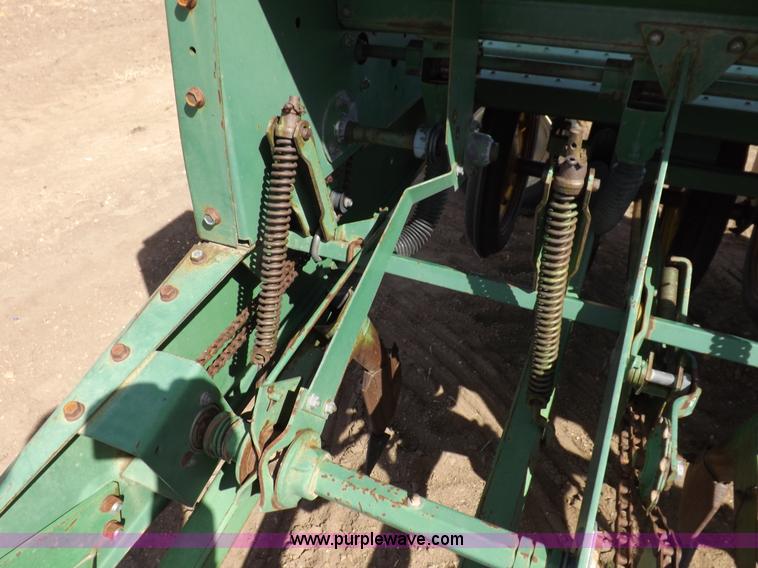 image for item I9068 John Deere 9300 planter