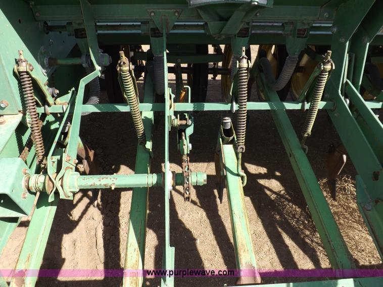 image for item I9068 John Deere 9300 planter