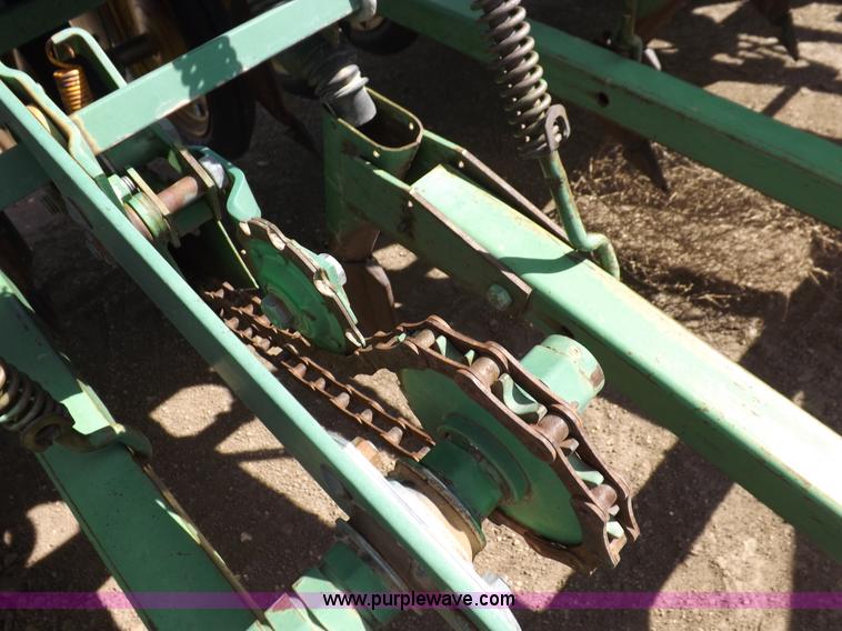 image for item I9068 John Deere 9300 planter