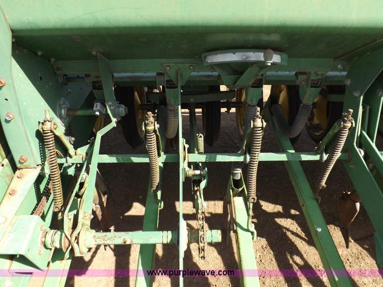 image for item I9068 John Deere 9300 planter