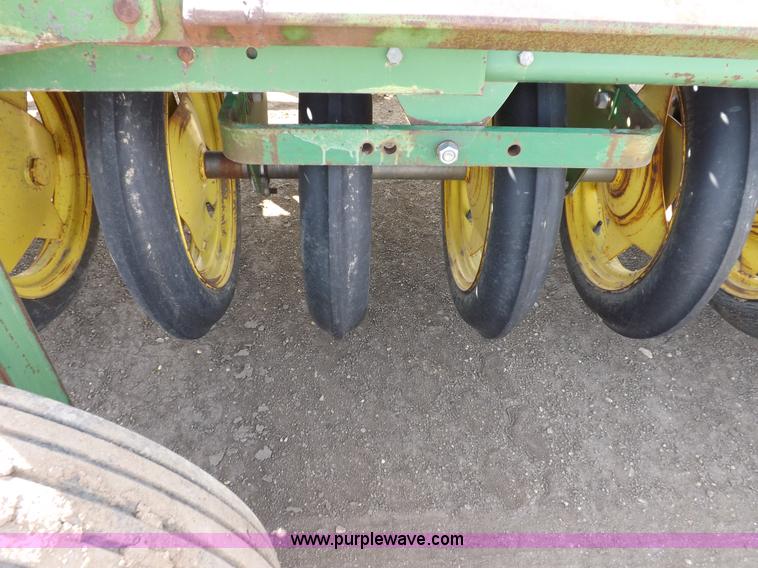 image for item I9068 John Deere 9300 planter