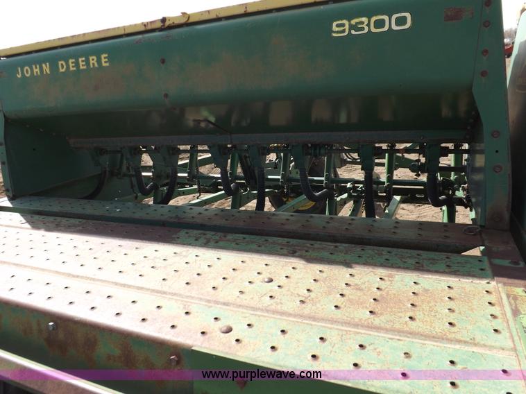 image for item I9068 John Deere 9300 planter