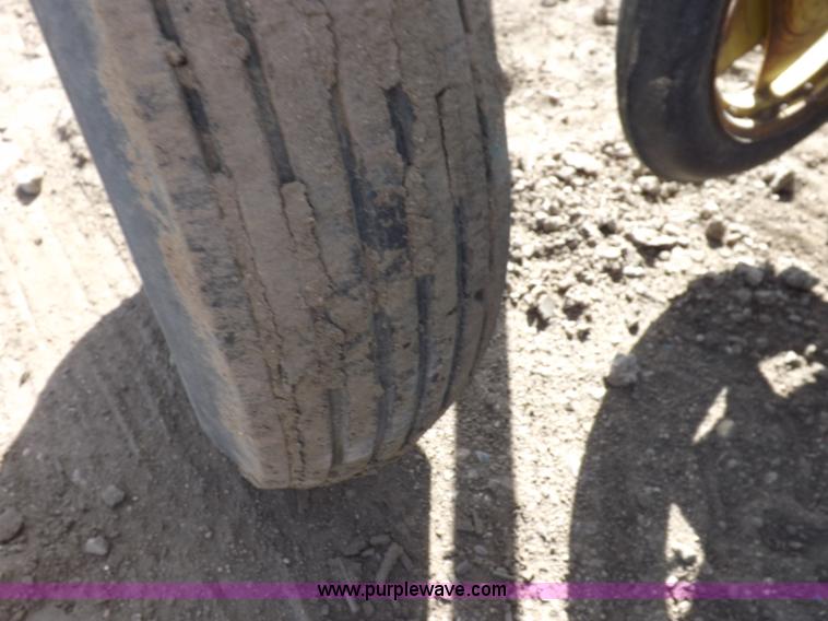 image for item I9068 John Deere 9300 planter