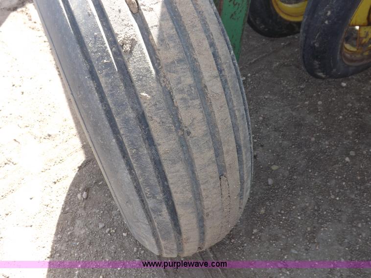 image for item I9068 John Deere 9300 planter