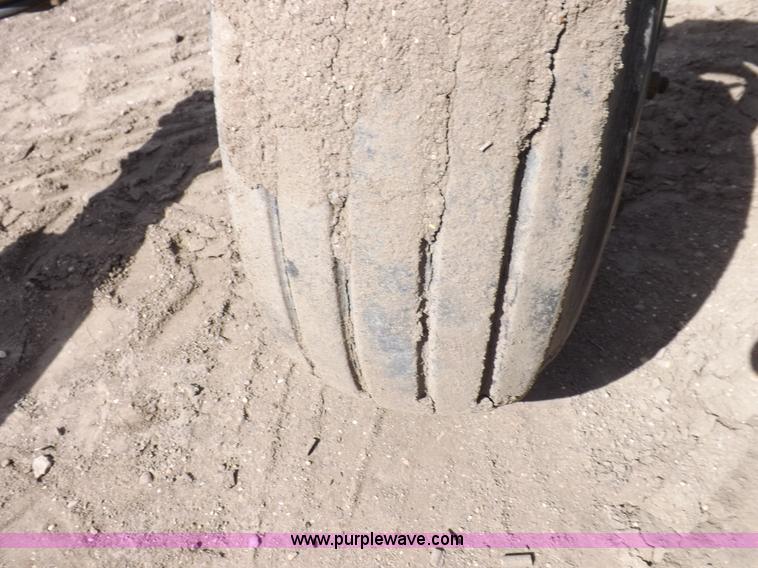 image for item I9068 John Deere 9300 planter