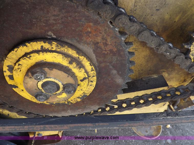 image for item I9071 New Holland 1475 mower conditioner