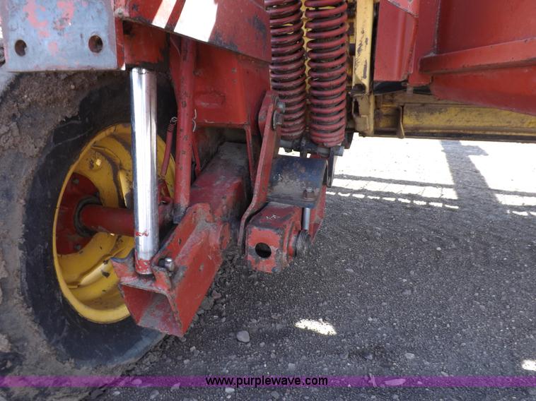 image for item I9071 New Holland 1475 mower conditioner