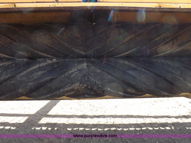 image for item I9071 New Holland 1475 mower conditioner