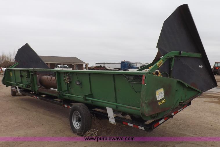 image for item I9119 1991 John Deere 930 head