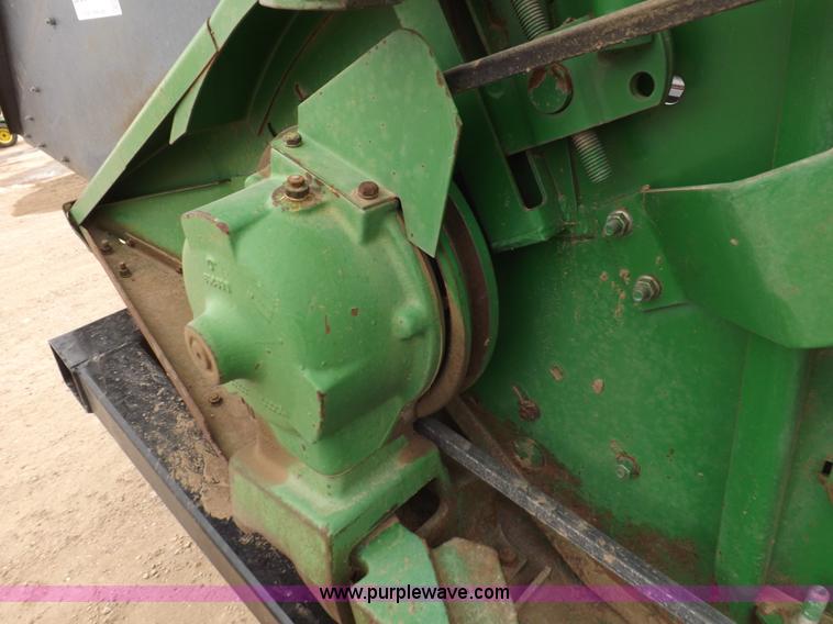 image for item I9119 1991 John Deere 930 head