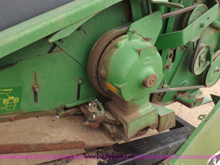 image for item I9119 1991 John Deere 930 head