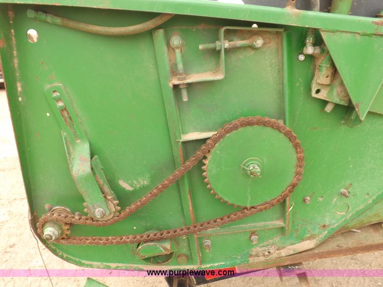 image for item I9119 1991 John Deere 930 head