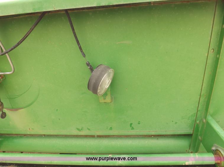 image for item I9119 1991 John Deere 930 head