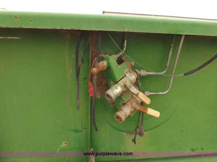image for item I9119 1991 John Deere 930 head
