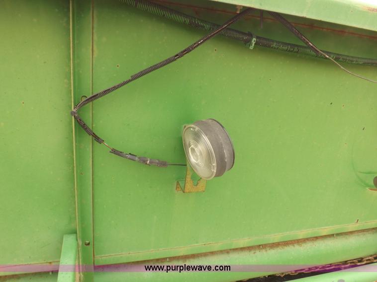 image for item I9119 1991 John Deere 930 head