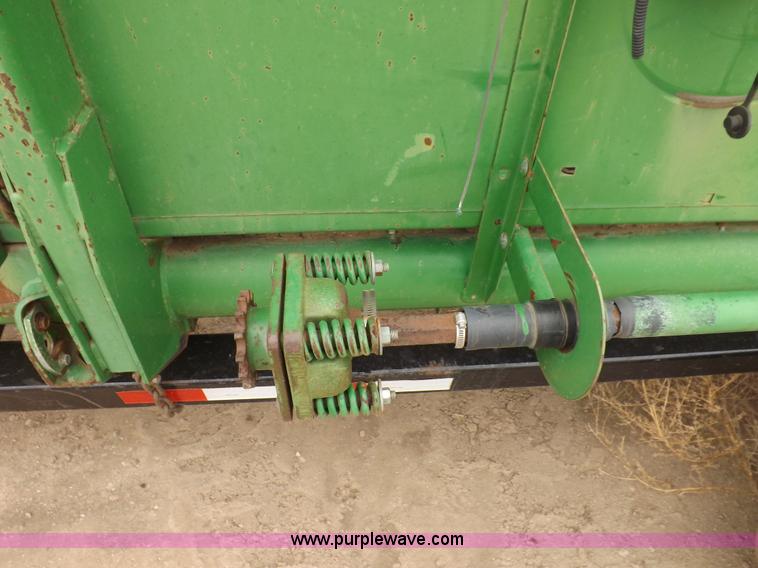 image for item I9119 1991 John Deere 930 head