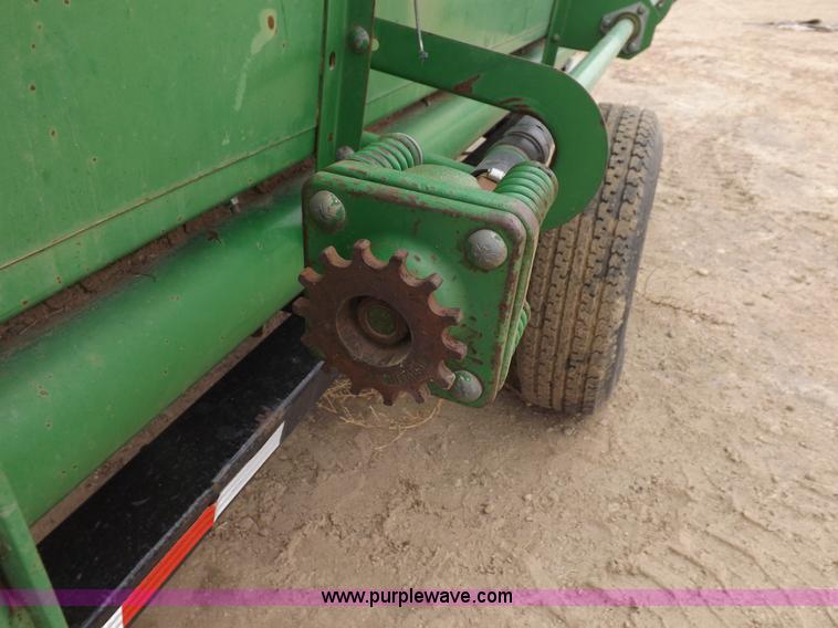 image for item I9119 1991 John Deere 930 head