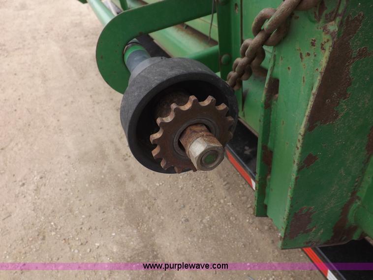 image for item I9119 1991 John Deere 930 head