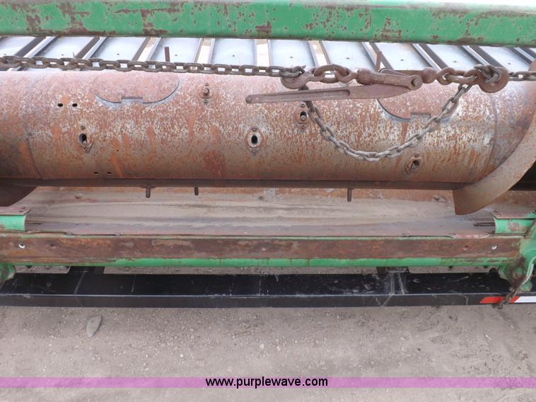 image for item I9119 1991 John Deere 930 head