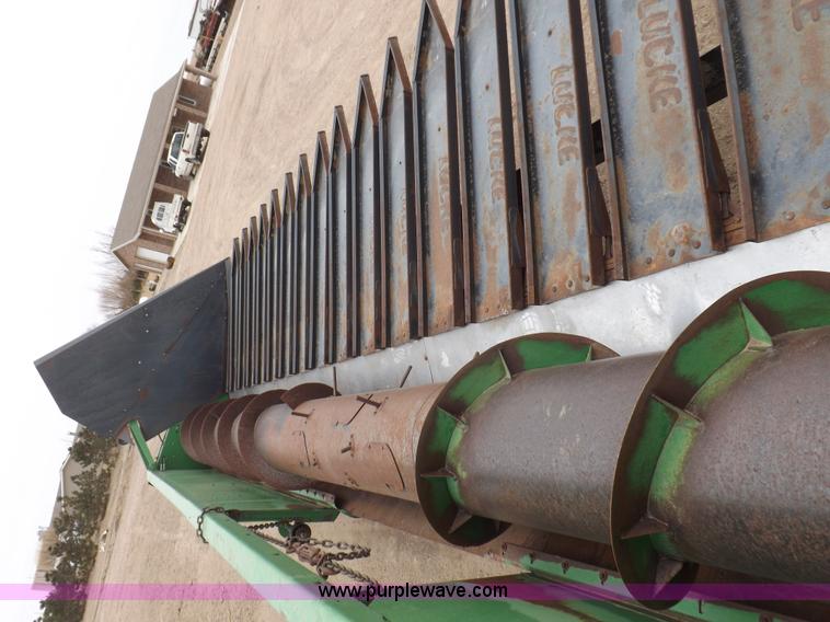 image for item I9119 1991 John Deere 930 head