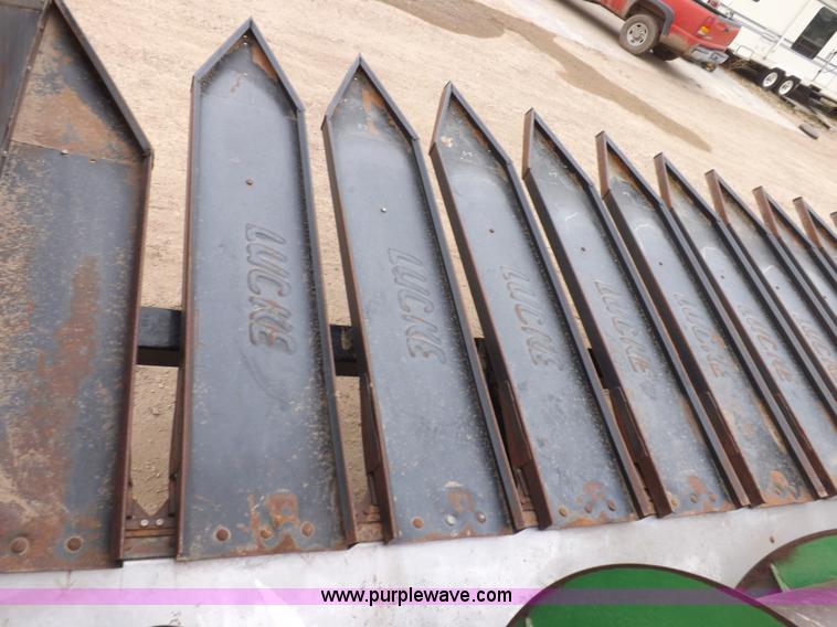 image for item I9119 1991 John Deere 930 head