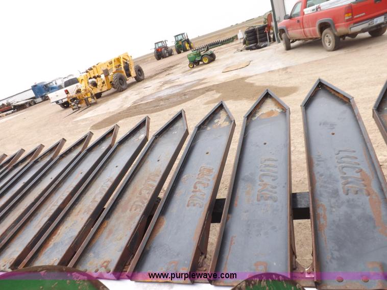 image for item I9119 1991 John Deere 930 head