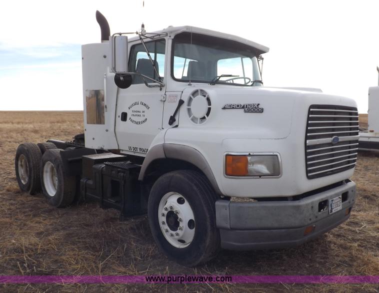 image for item I9133 1996 Ford Aeromax L9000 semi truck